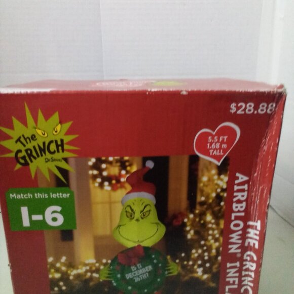 Gemmy The Grinch Airblown Inflatable 5.5 Ft Holding Wreath Christmas - Picture 2 of 11